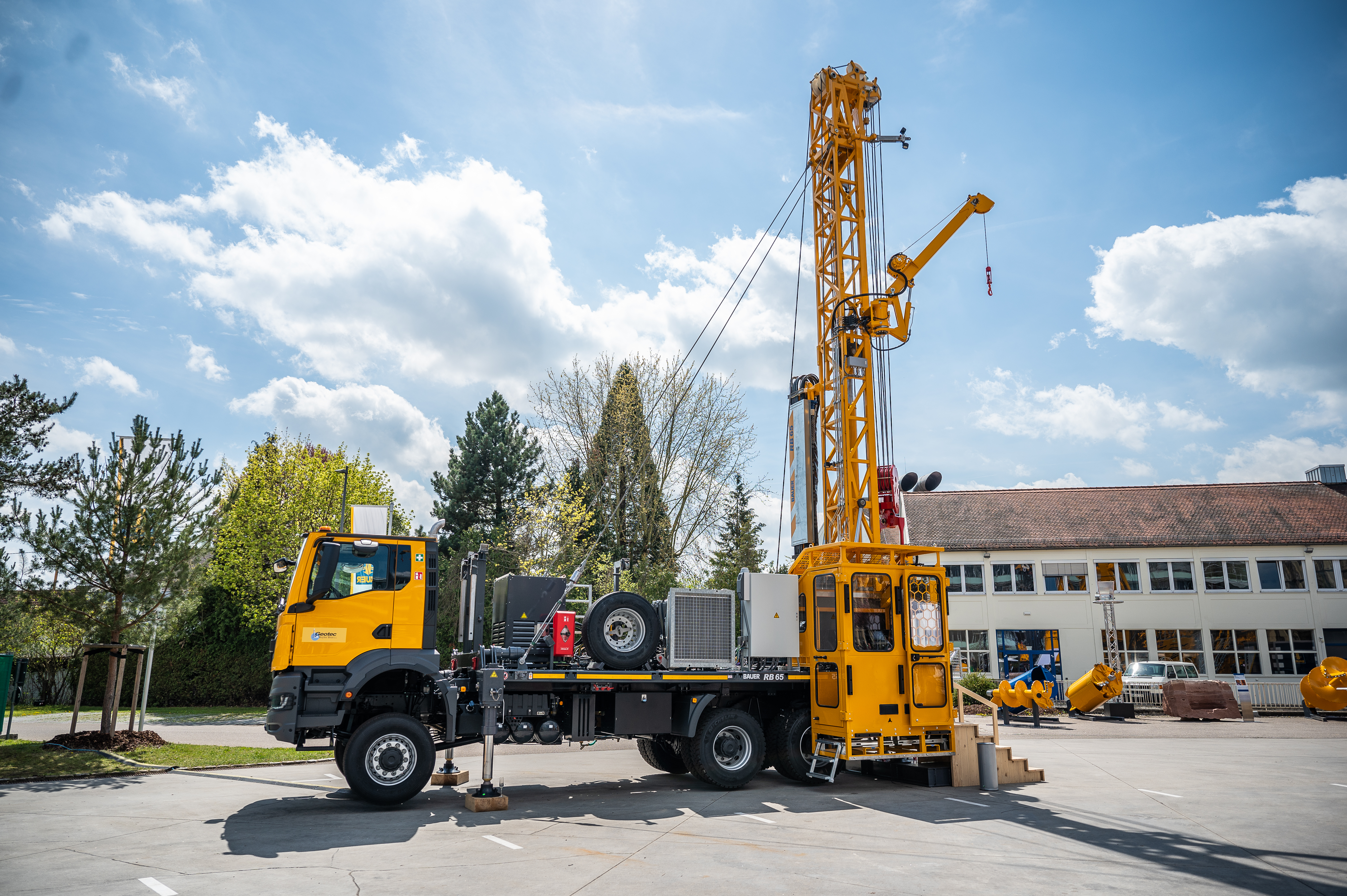Bauer bietet Bohranlagen für Brunnenbau, Geothermie und Exploration.