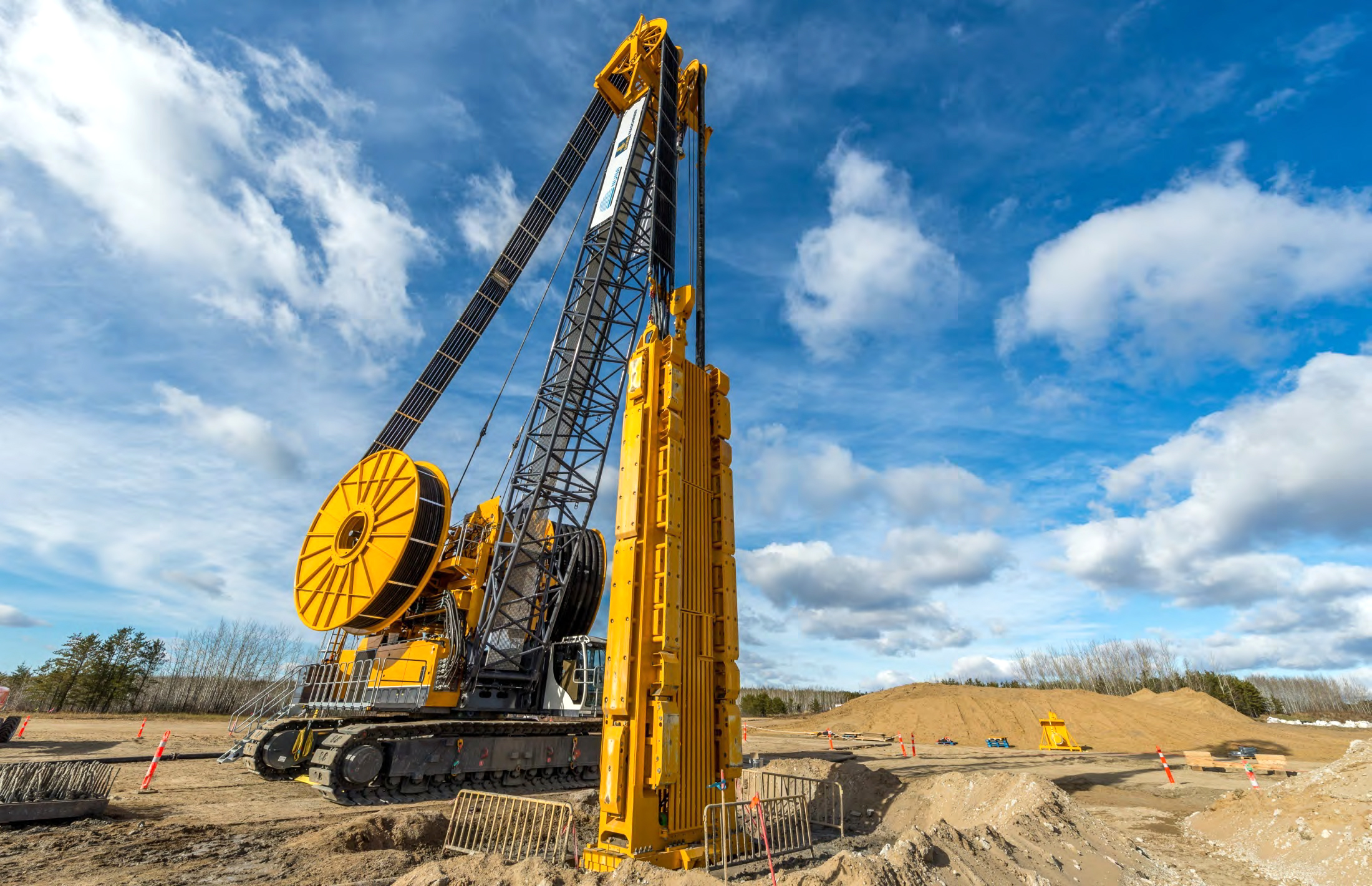 Whether onshore or offshore exploration, bulk sampling, pit construction or custody - we at Bauer Maschinen offer all-in-one solutions.