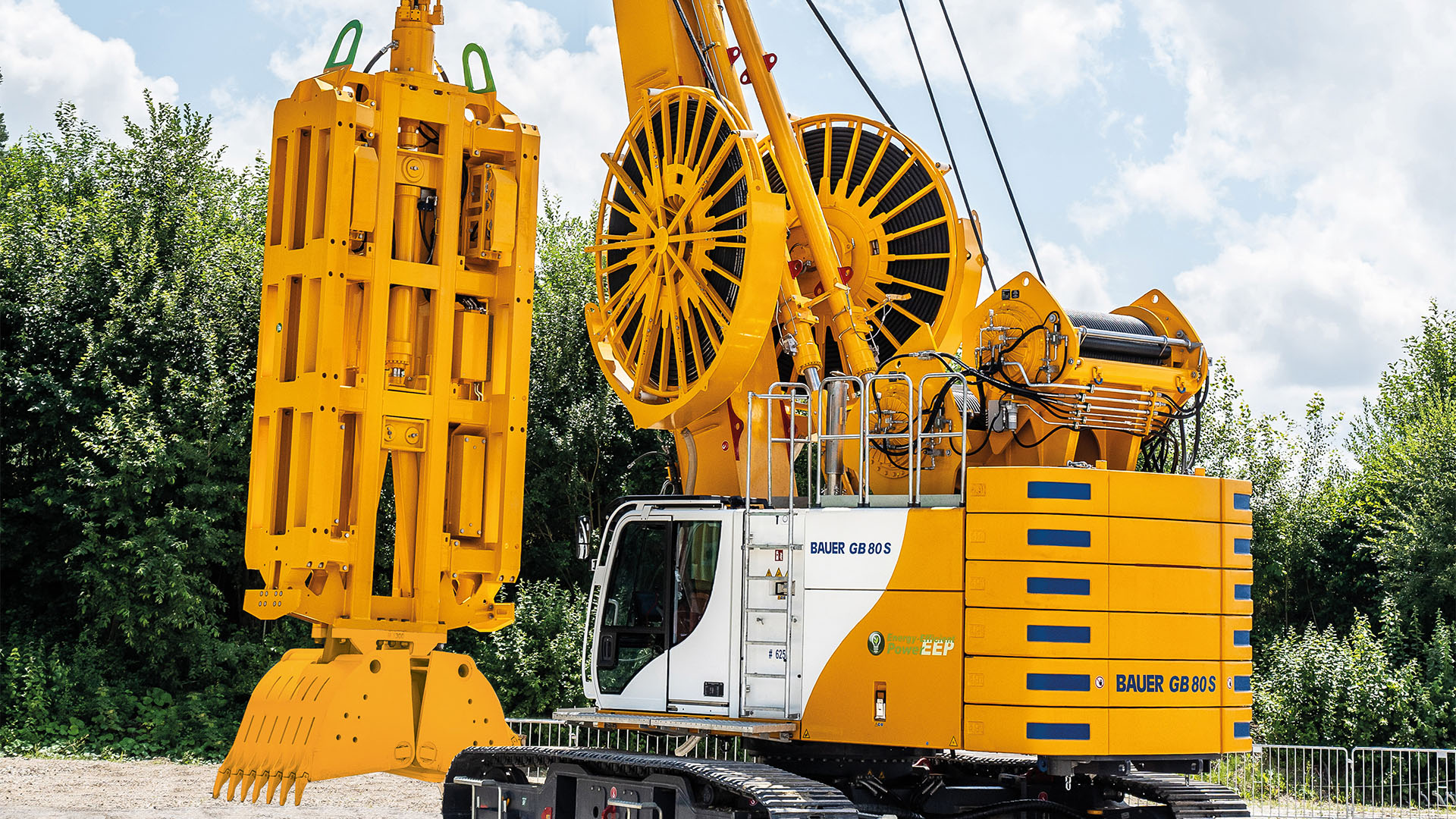 Bauer Greiferträger GB 80 S mit Hydraulikgreifer DHG V