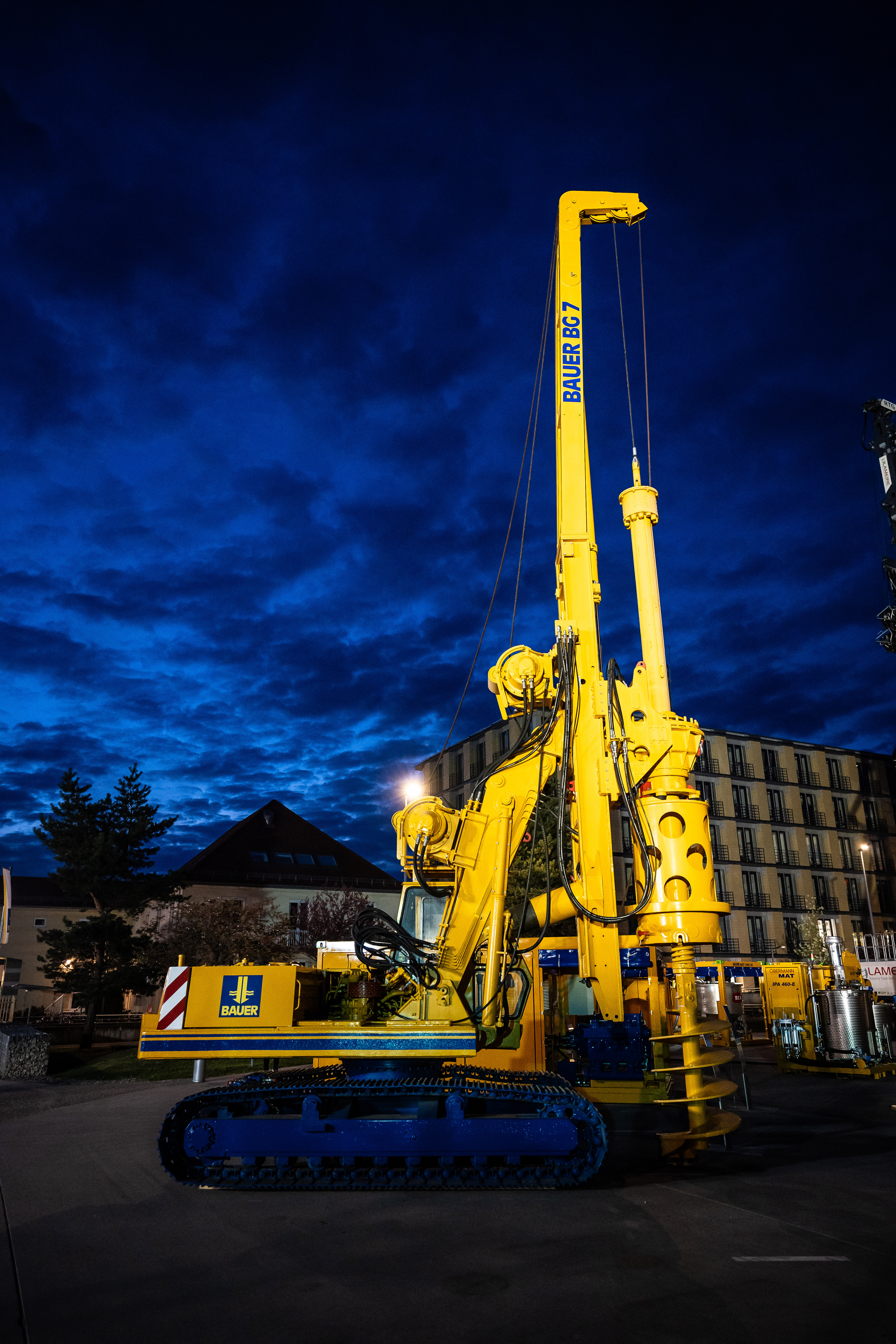 BAUER BG 7 drilling rig