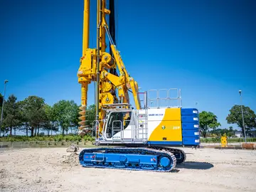 Drehbohrgerät BAUER BG 33 H 