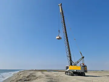 BAUER MC 86 duty-cycle crane