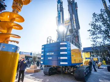 BAUER BG 33 H Drehbohrgerät auf der bauma 2025 in München