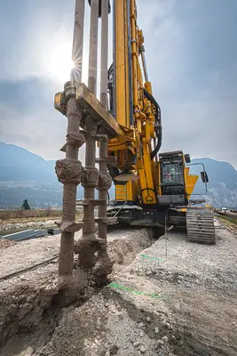 Dammabdichtung mit einer RG 18 S der RTG Rammtechnik GmbH in Südtirol, Österreich